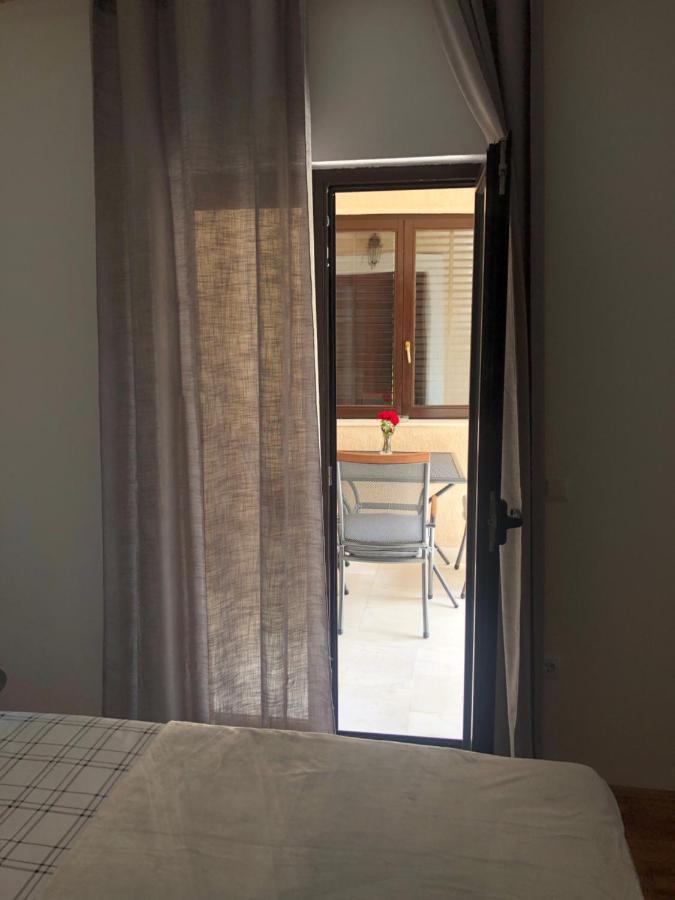 Apartman Ana Vrlika Extérieur photo