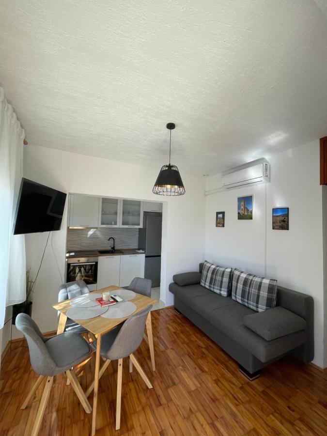 Apartman Ana Vrlika Extérieur photo