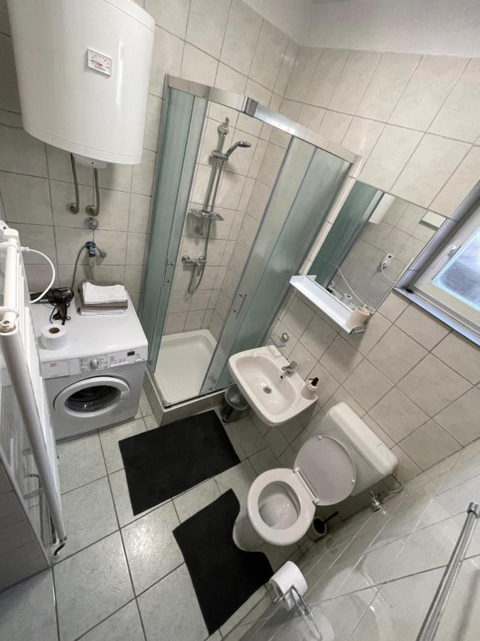 Apartman Ana Vrlika Extérieur photo