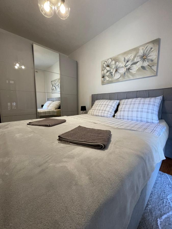 Apartman Ana Vrlika Extérieur photo