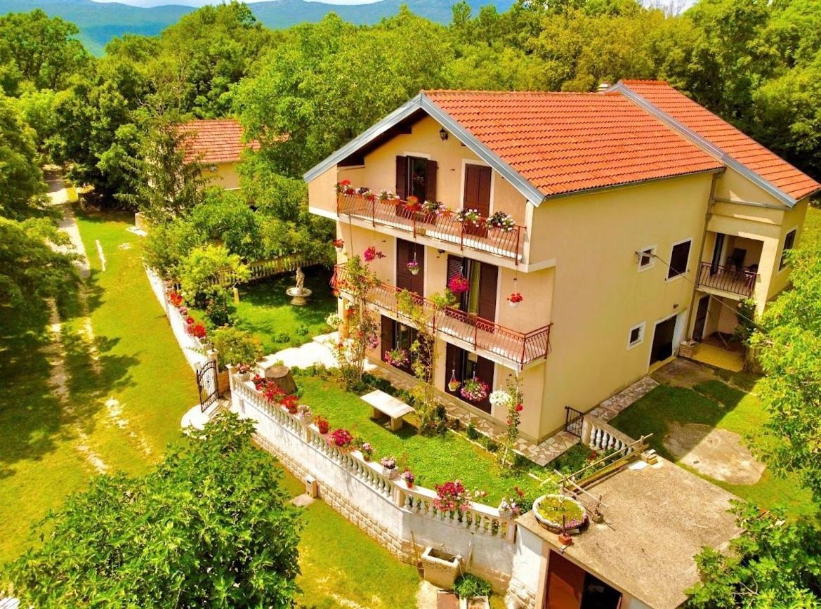Apartman Ana Vrlika Extérieur photo